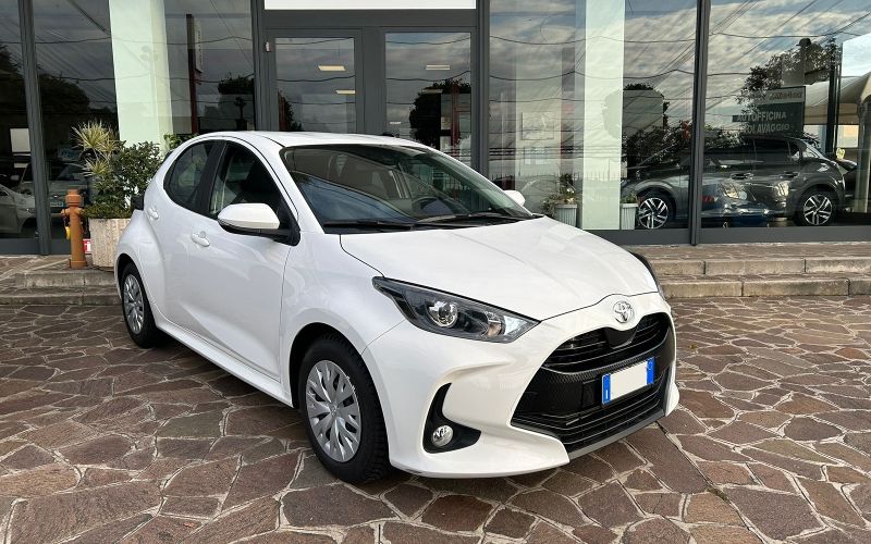 Toyota Yaris 1.0 5 porte Active  - Cog Car Motor